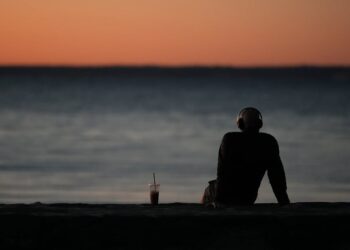 Daybreak. 45° F. October 21 2025. Cove Island Park, Stamford, CT